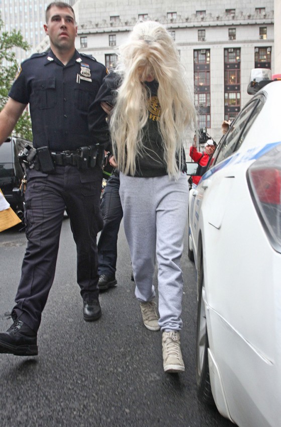 Amanda Bynes Goes To Court after Getting Arrested For Drugs -02