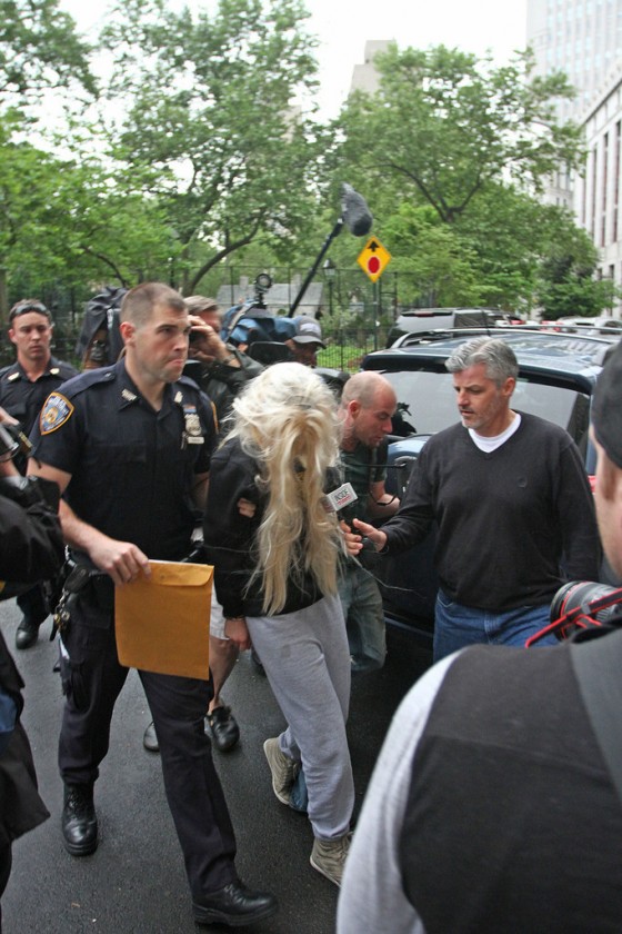 Amanda Bynes Goes To Court after Getting Arrested For Drugs -04