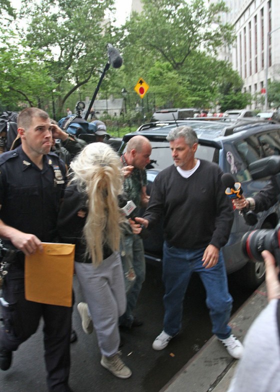 Amanda Bynes Goes To Court after Getting Arrested For Drugs -07