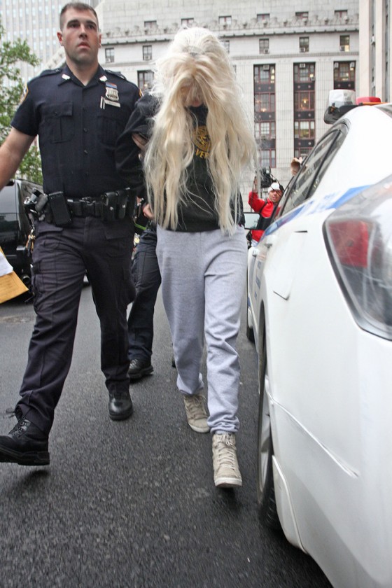 Amanda Bynes Goes To Court after Getting Arrested For Drugs -09