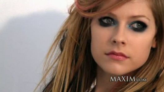 Avril Lavigne Photoshoot Maxim video caps