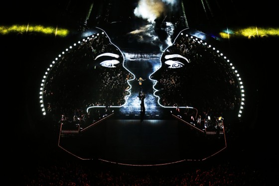 Beyonce Super Bowl 2013 Performing-11
