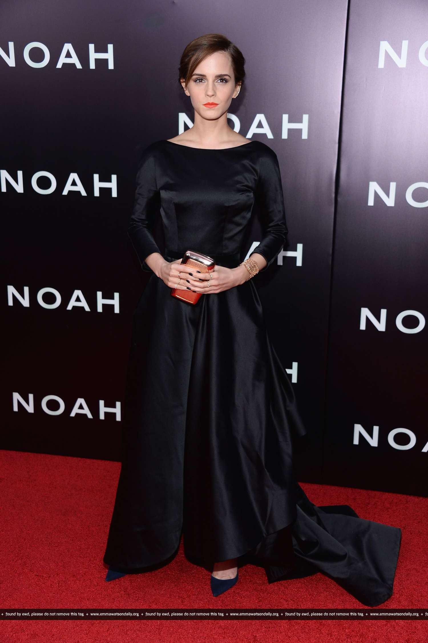 Emma Watson: Noah NY Premiere -02 – GotCeleb