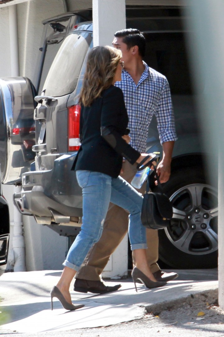 Back to post Jennifer Aniston at hair salon in Beverly Hills
