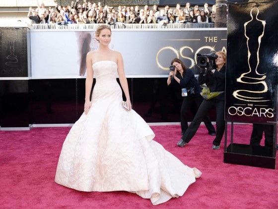 Jennifer Lawrence in in long white dress at Oscars 2013 -05