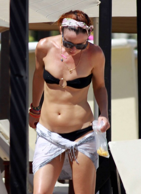 Juliette Lewis Bikini 57