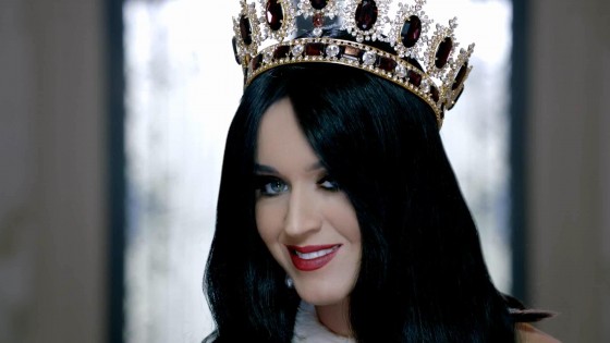 Katy Perry: Fragrance Killer Queen -05