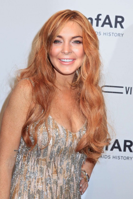 Lindsay lohan shows her ass - Hot Nude