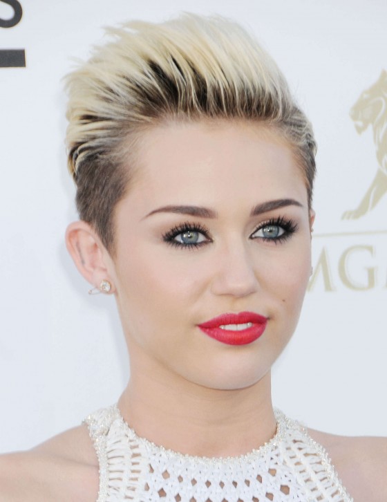 Miley Cyrus – 2013 Billboard Music Awards in Las Vegas -03