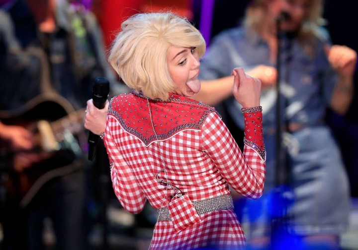 Miley Cyrus and Donkey at MTV Unplugged -09