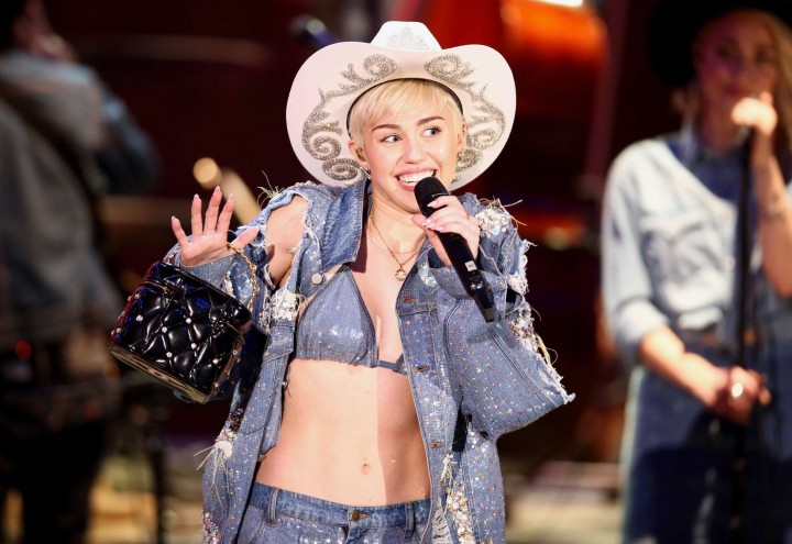 Miley Cyrus and Donkey at MTV Unplugged -35