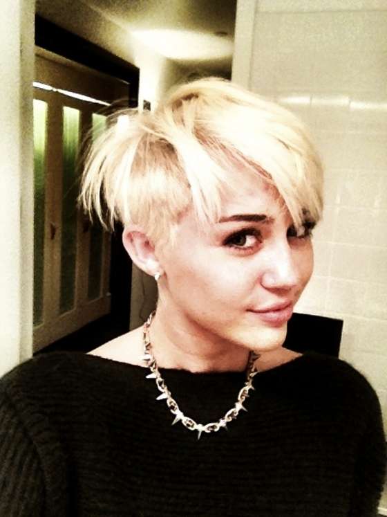 Miley Cyrus   Short Haircut Photos 03 Miley Cyrus   New Short Haircut