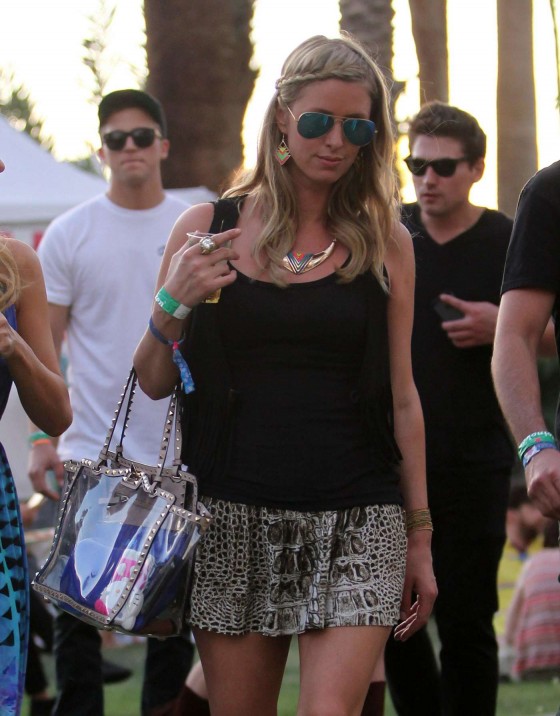 Paris and Nicky Hilton at 2013 Coachella Valley Music and Arts Festival in Indio -06