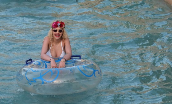 Rita Ora In White Swimsuit In a Swimming Pool in Dubai