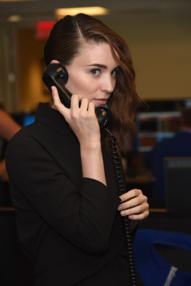 Rooney Mara – 2014 Charity Day Hosted By Cantor Fitzgerald And BGC in NYC Rooney-Mara:-2014-Annual-Charity-Day-Hosted-By-Cantor-Fitzgerald--08-662x993