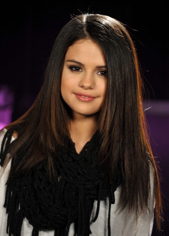 Selena Gomez at 2013 MTV Movie Awards in LA -03