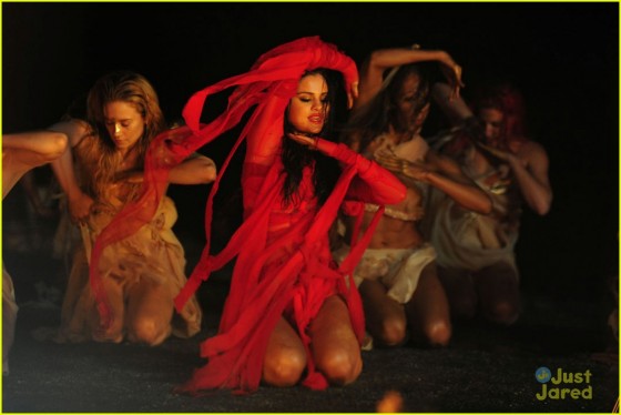 Selena Gomez – Come and Get it Pics -16