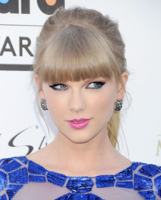Tayor Swift at 2013 Billboard Music Awards -05