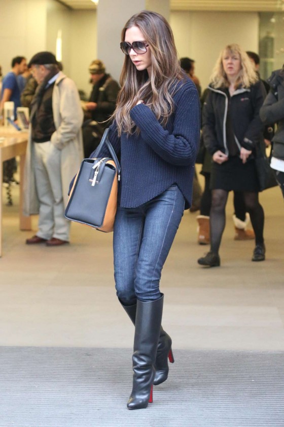 Victoria Beckham Photos: wearing Jeans