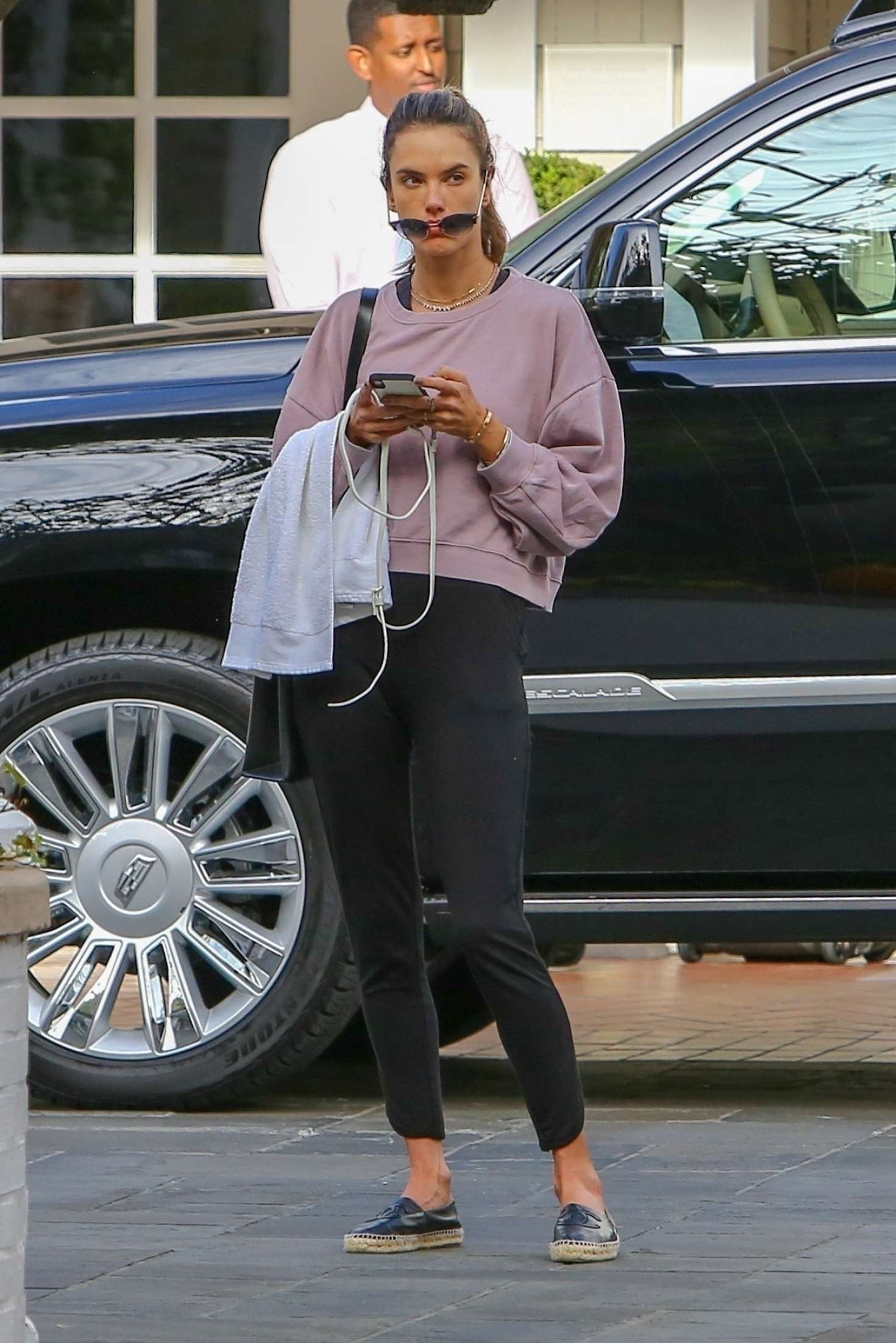Alessandra Ambrosio â€“ Out and about in Santa Monica