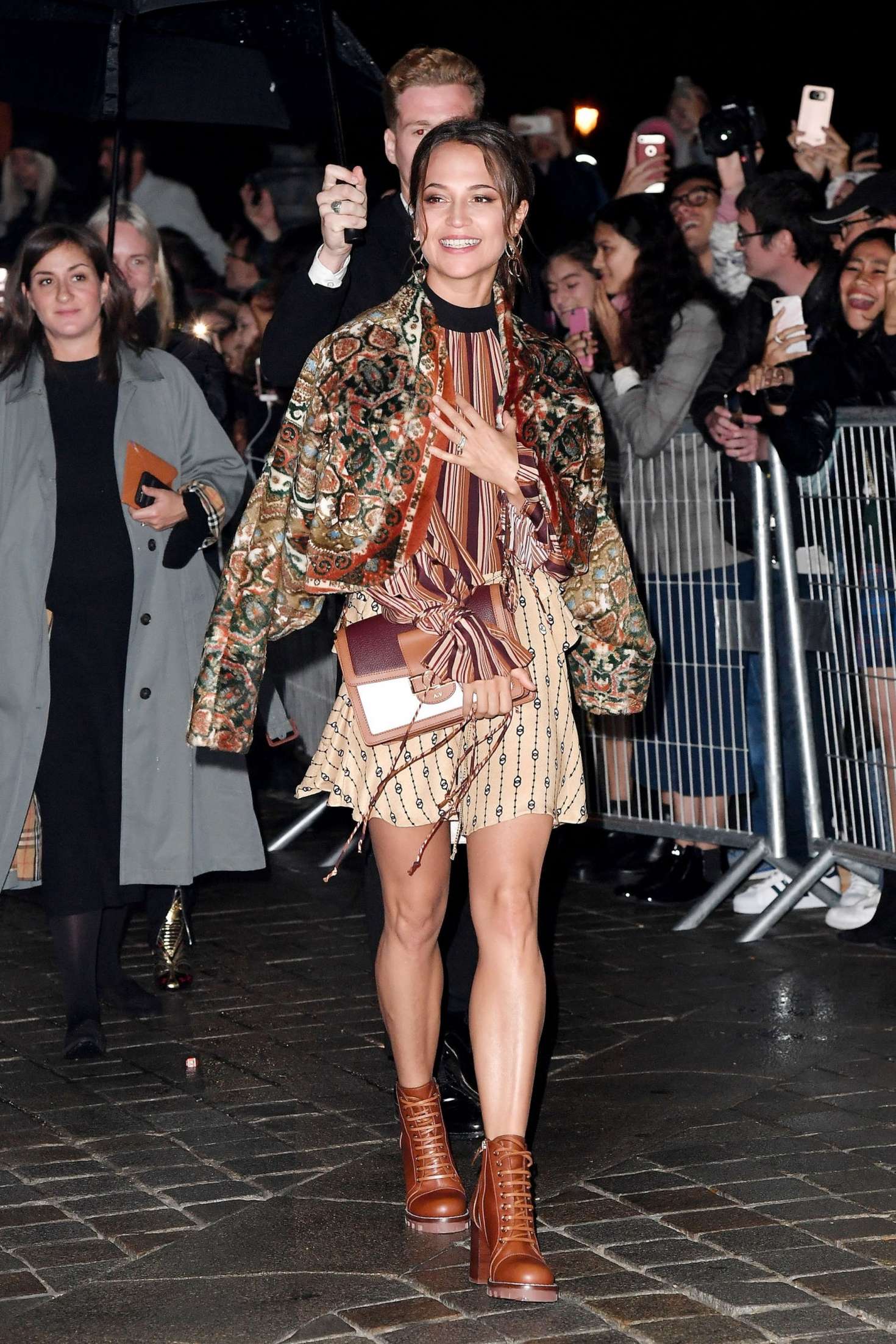 Alicia Vikander â€“ Arrives at Louis Vuitton Fashion Show in Paris