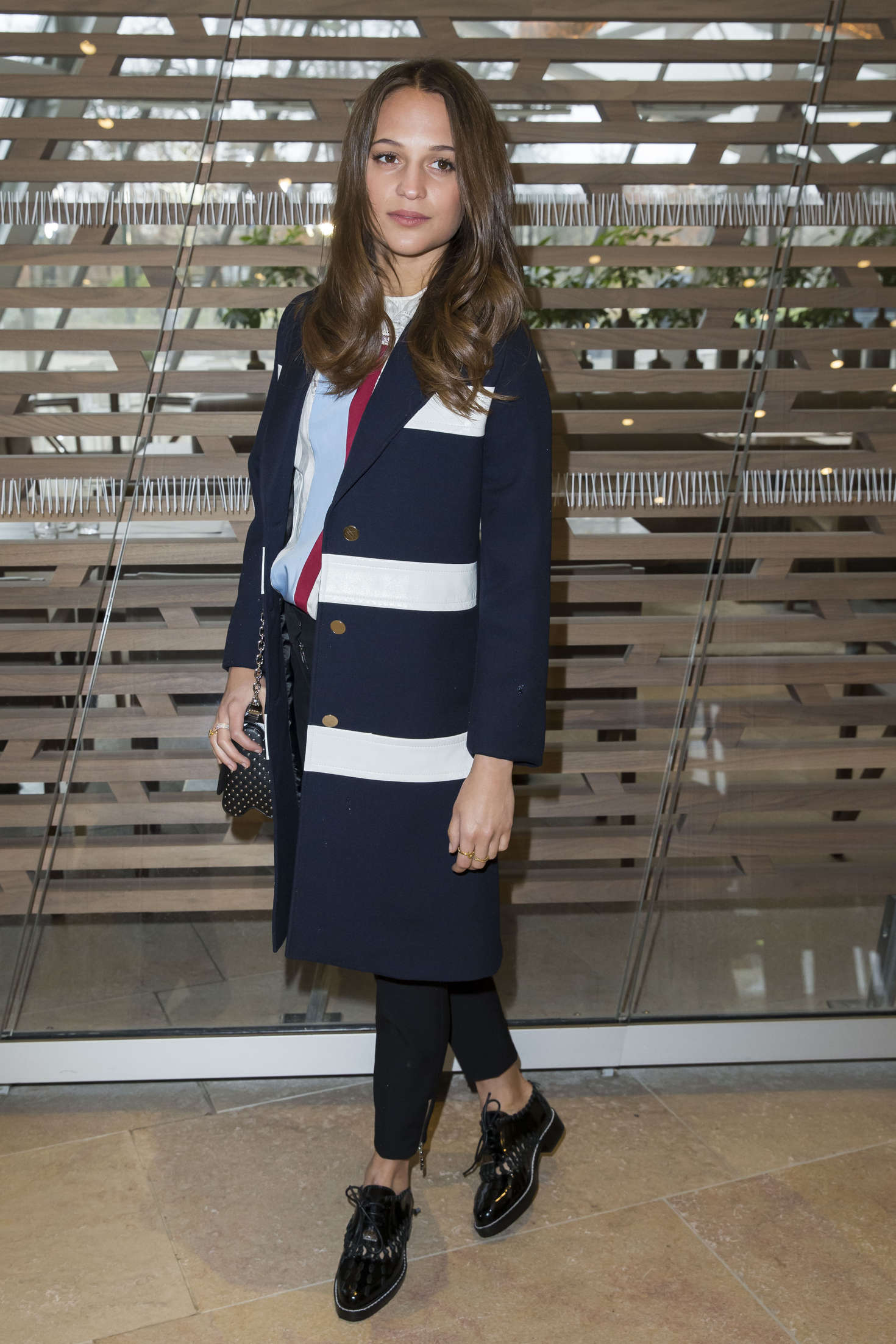 Alicia Vikander â€“ Louis Vuitton Fashion Show 2016 in Paris