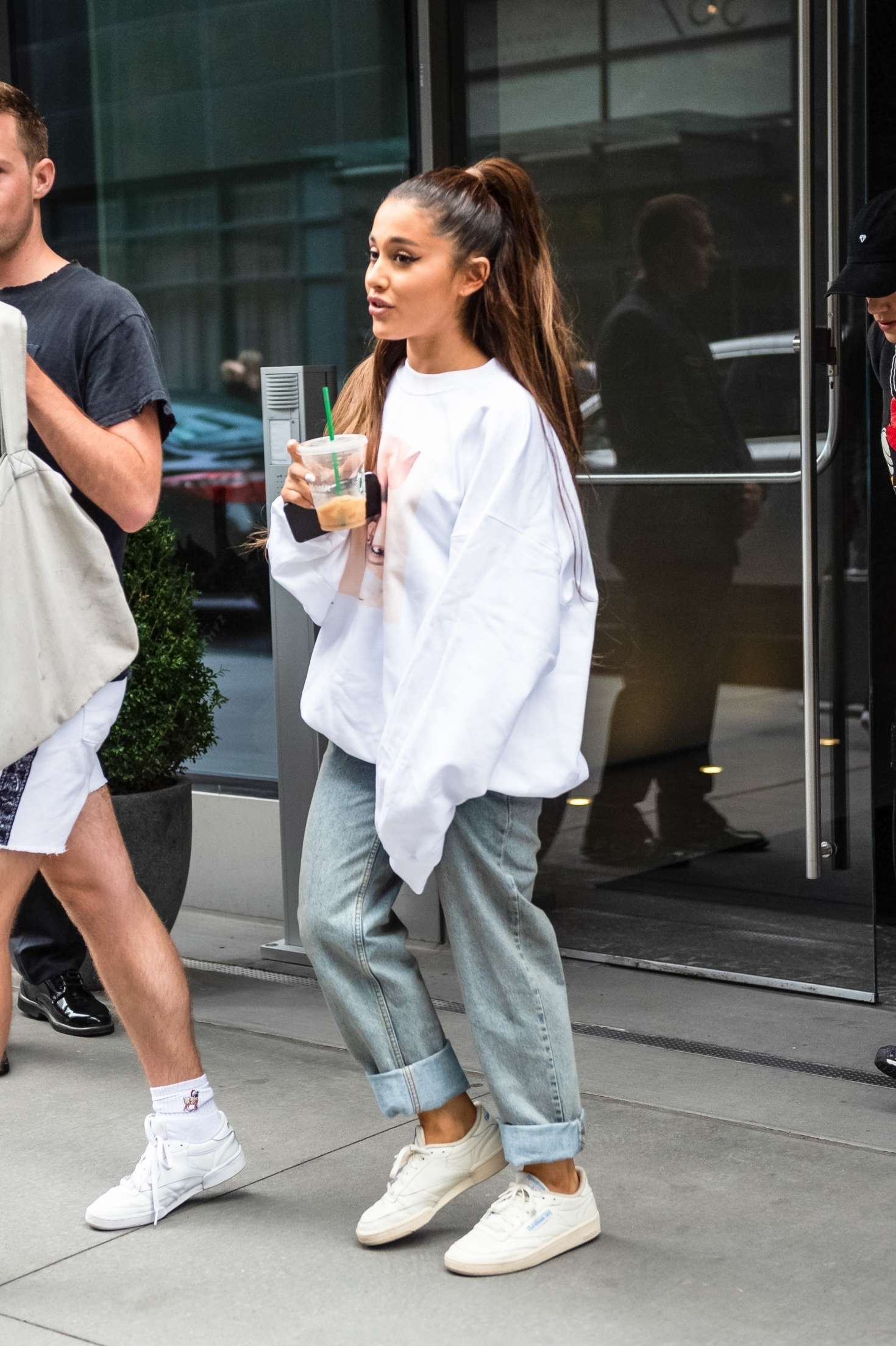 Ariana Grande â€“ Leaves her apartment in New York City