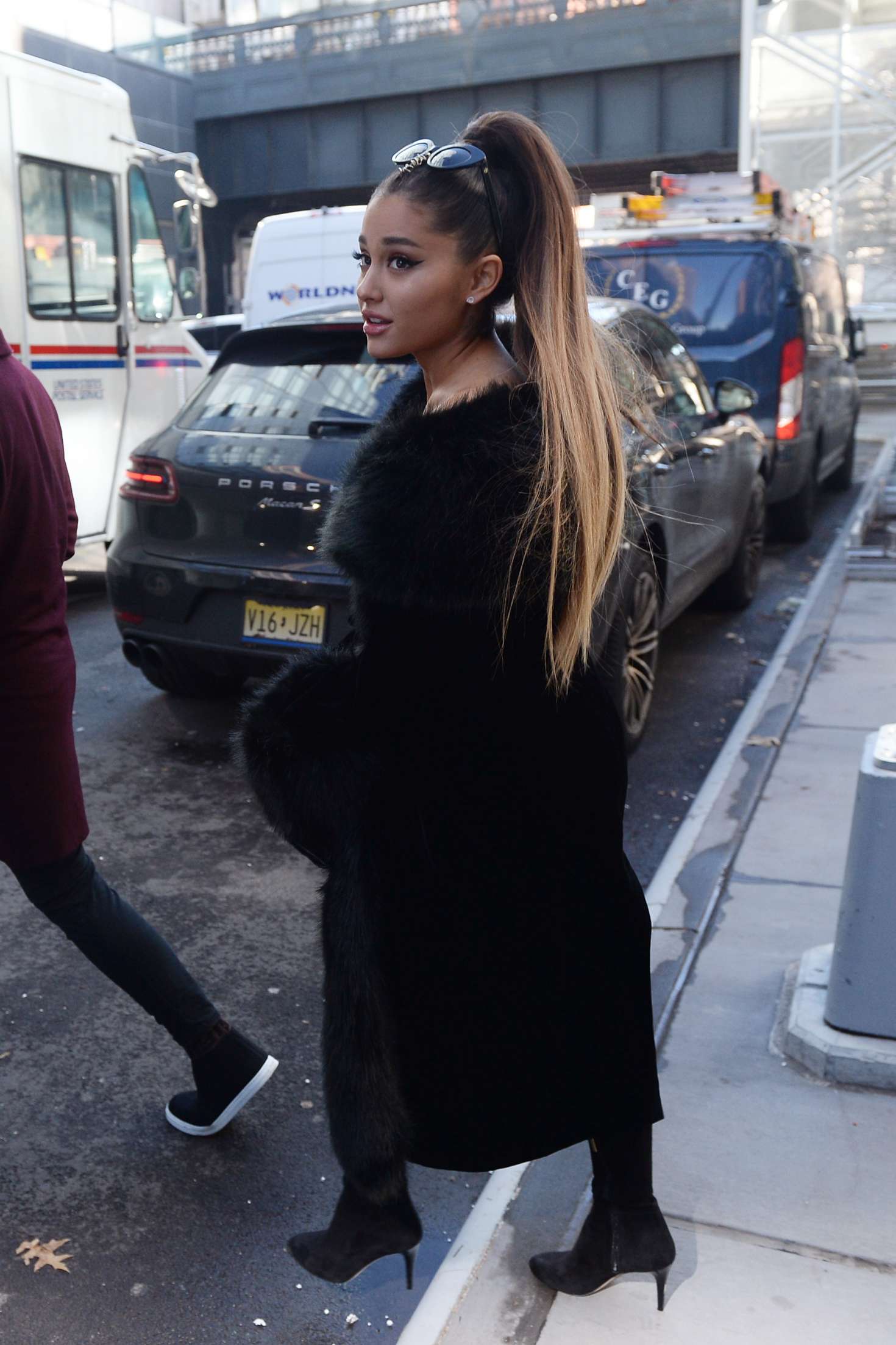 Ariana Grande â€“ Out in New York City