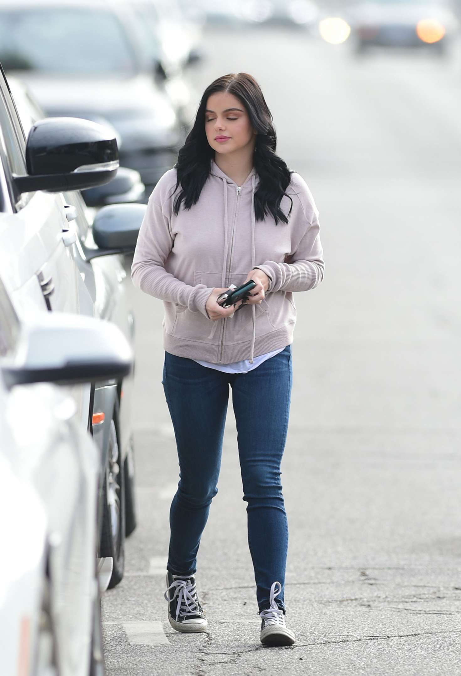 Ariel Winter â€“ Goes to the salon in Los Angeles