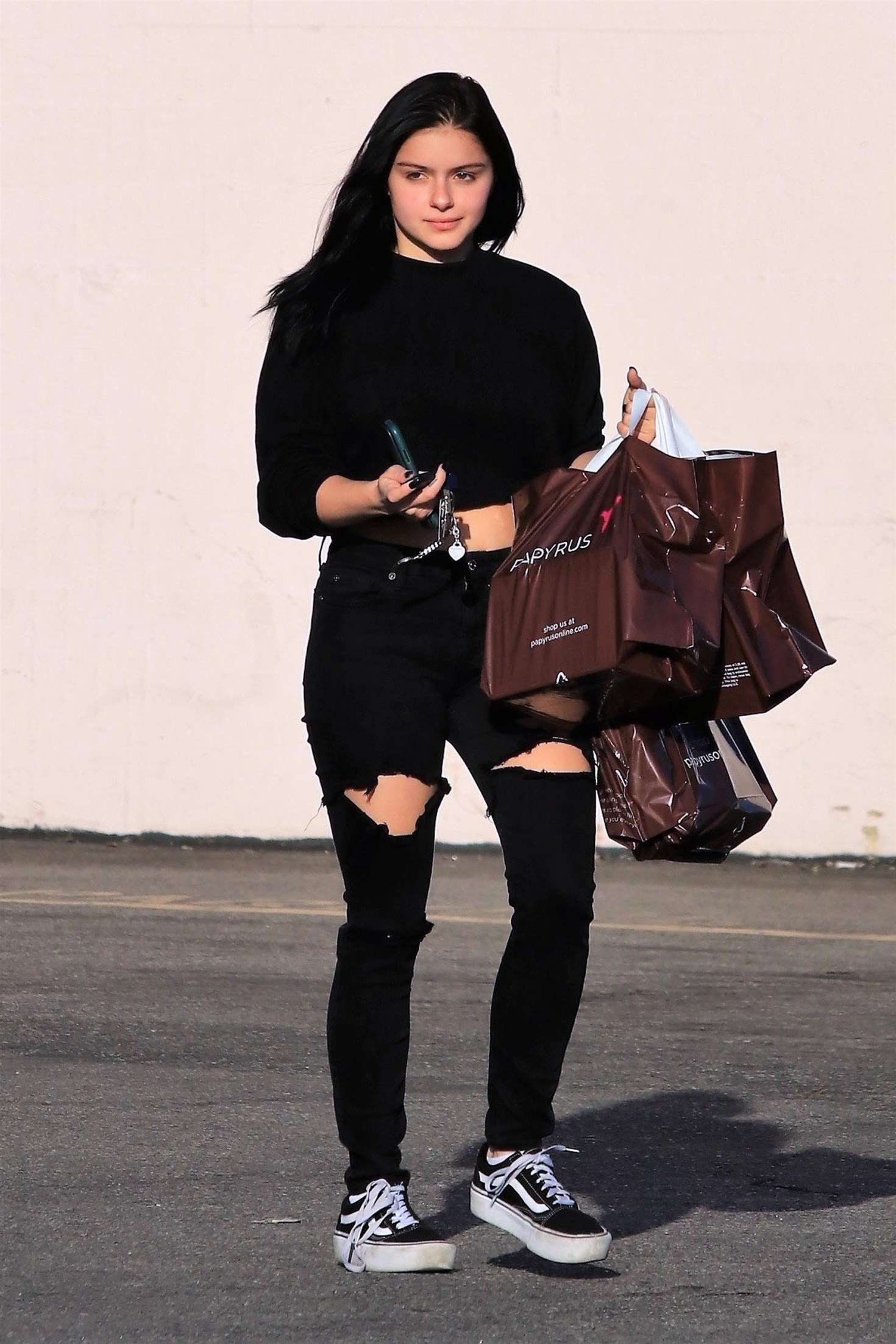 Ariel Winter â€“ Shopping at Papyrus in Studio City