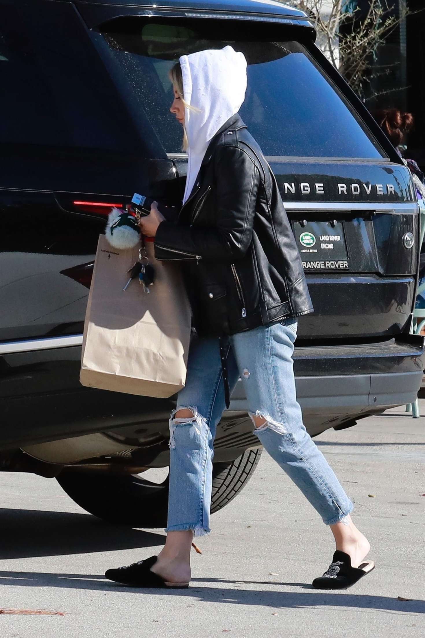 Ashley Tisdale â€“ Grabs lunch in Los Angeles
