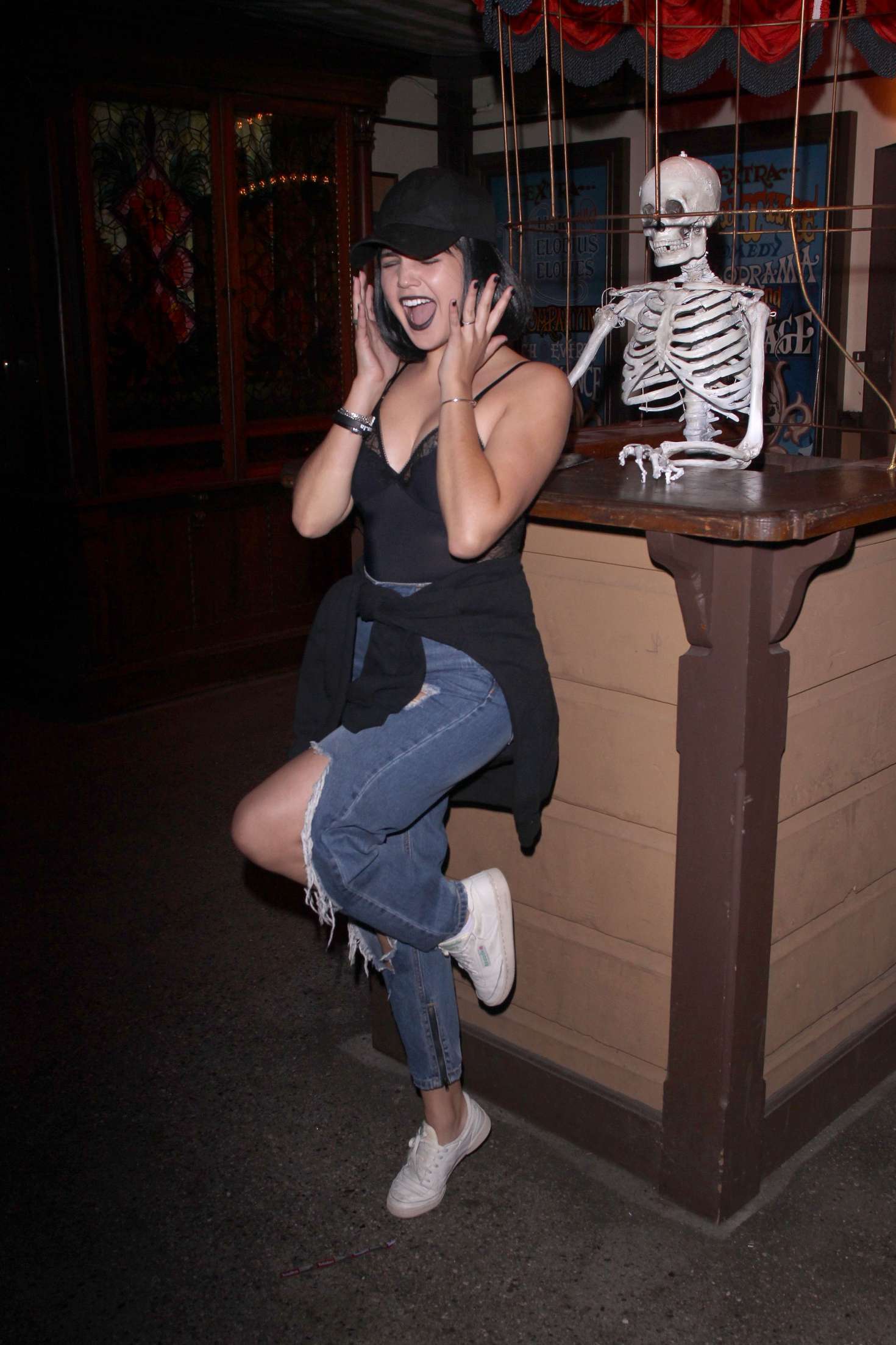 Bailee Madison â€“ Visits Knotts Scary Farm in Buena Park