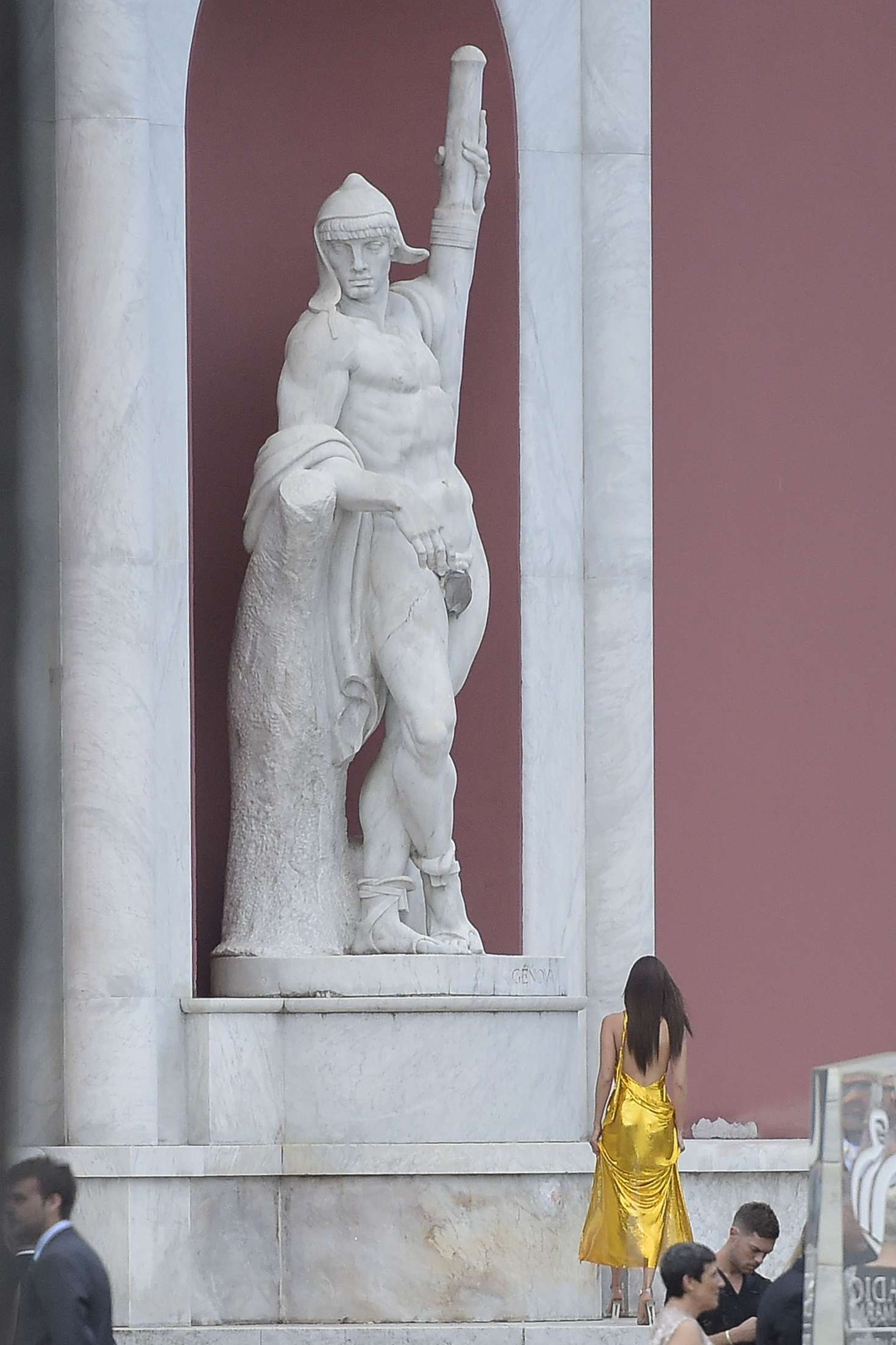 Bella Hadid â€“ Leaving her hotel in Rome