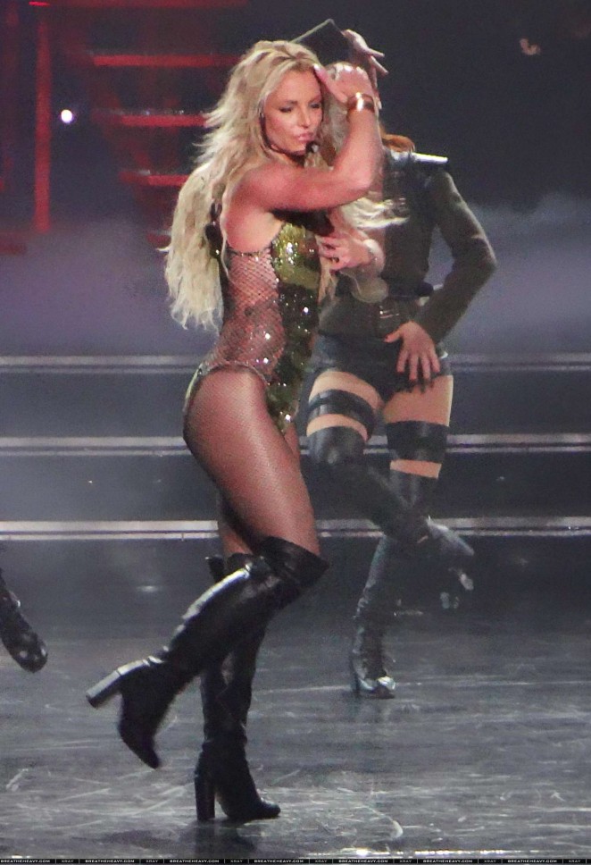 Britney-Spears:-The-Piece-Of-Me-Show-in-