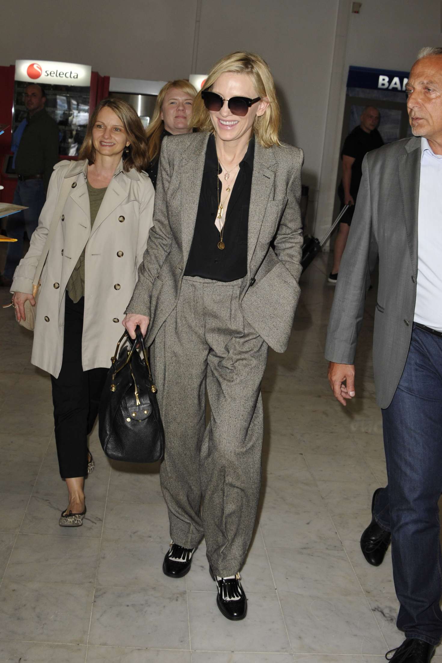 Cate Blanchett â€“ Arriving at Nice Airport