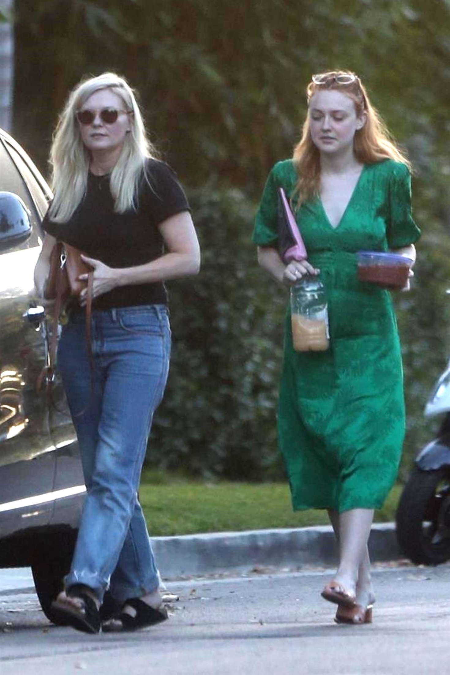 Dakota Fanning and Kirsten Dunst â€“ Heading to a party together in Los Angeles