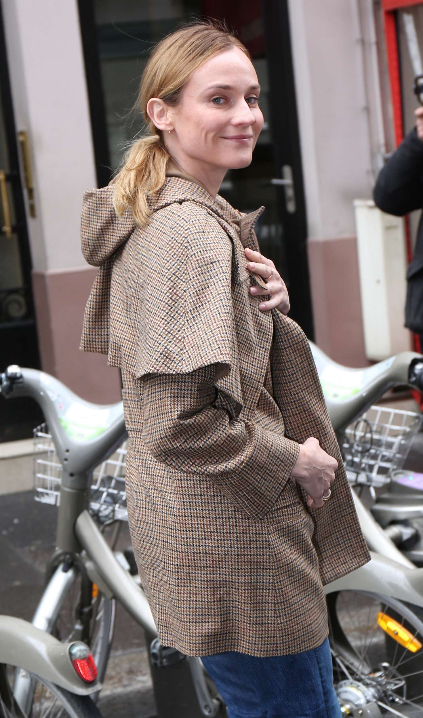 Diane Kruger â€“ Arrives at RTL Radio in Paris