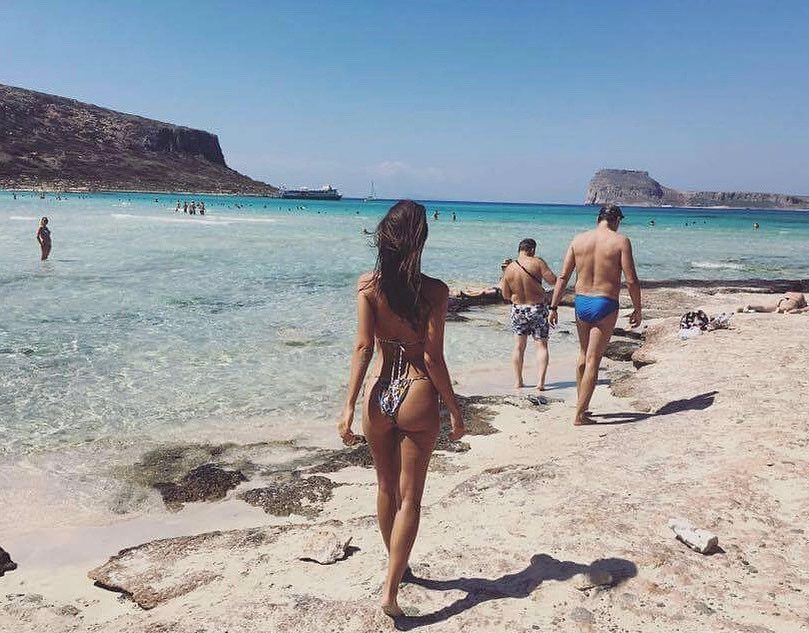 Emily Ratajkowski in Bikini â€“ Social pics