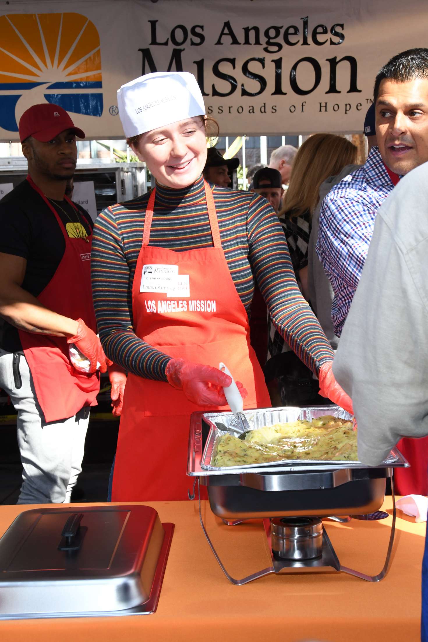 Emma Kenney â€“ Los Angeles Mission Thanksgiving Meal for the Homeless