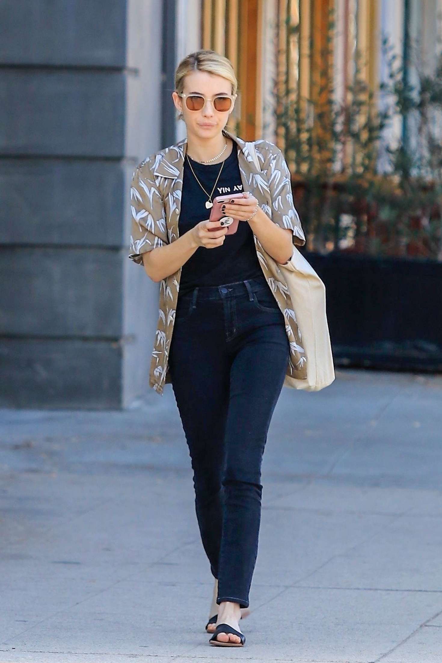 Emma Roberts â€“ Out for lunch in West Hollywood