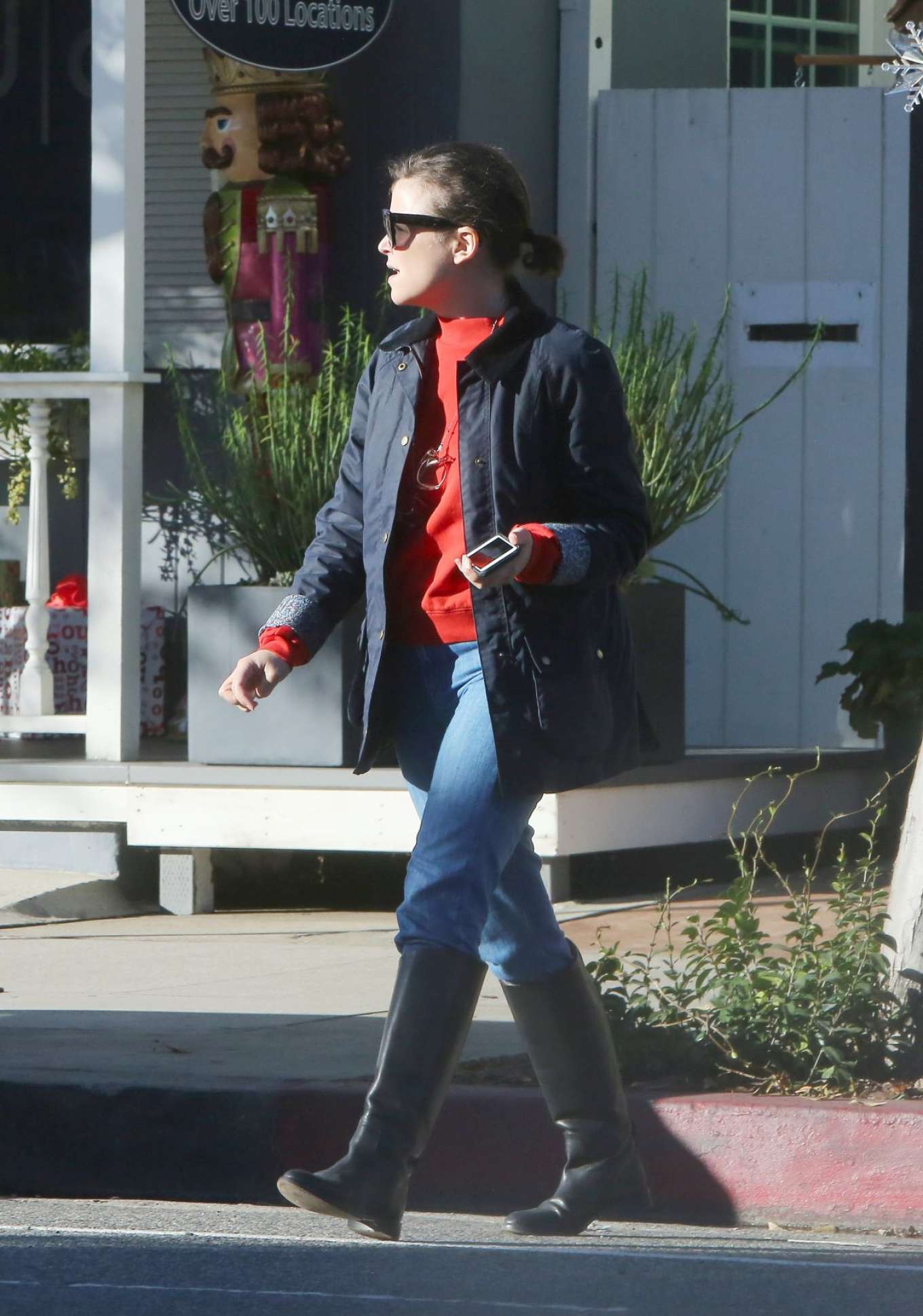 Ginnifer Goodwin â€“ Out in Los Angeles