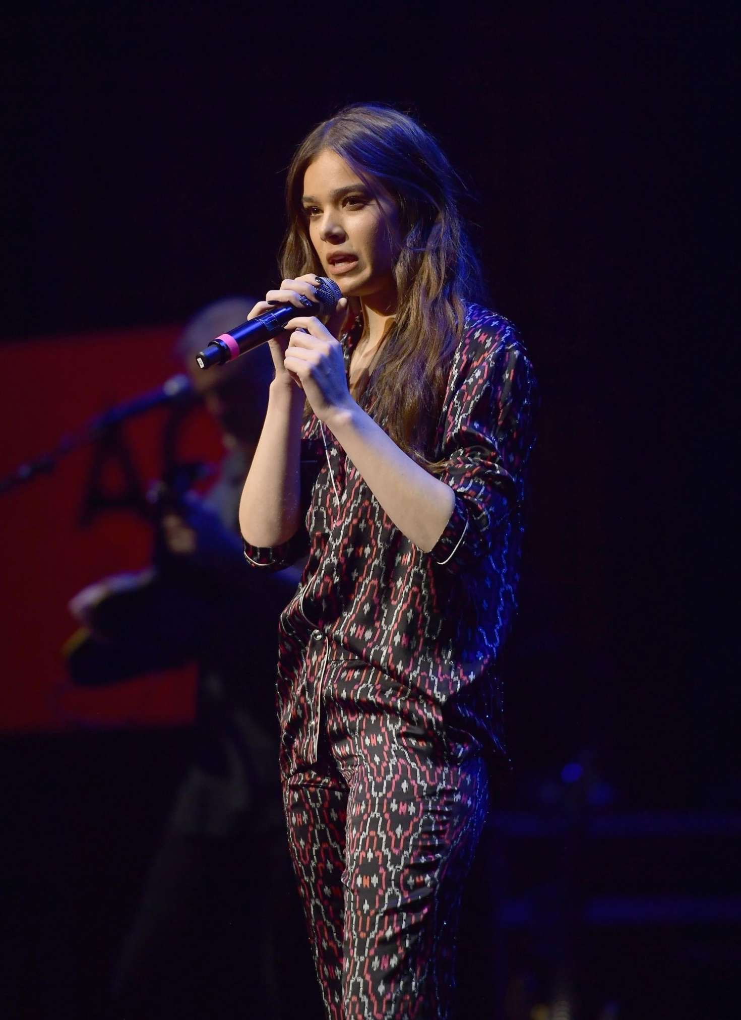 Hailee Steinfeld â€“ ACM Lifting Lives Presents: Borderline Strong Concert in Thousand Oaks