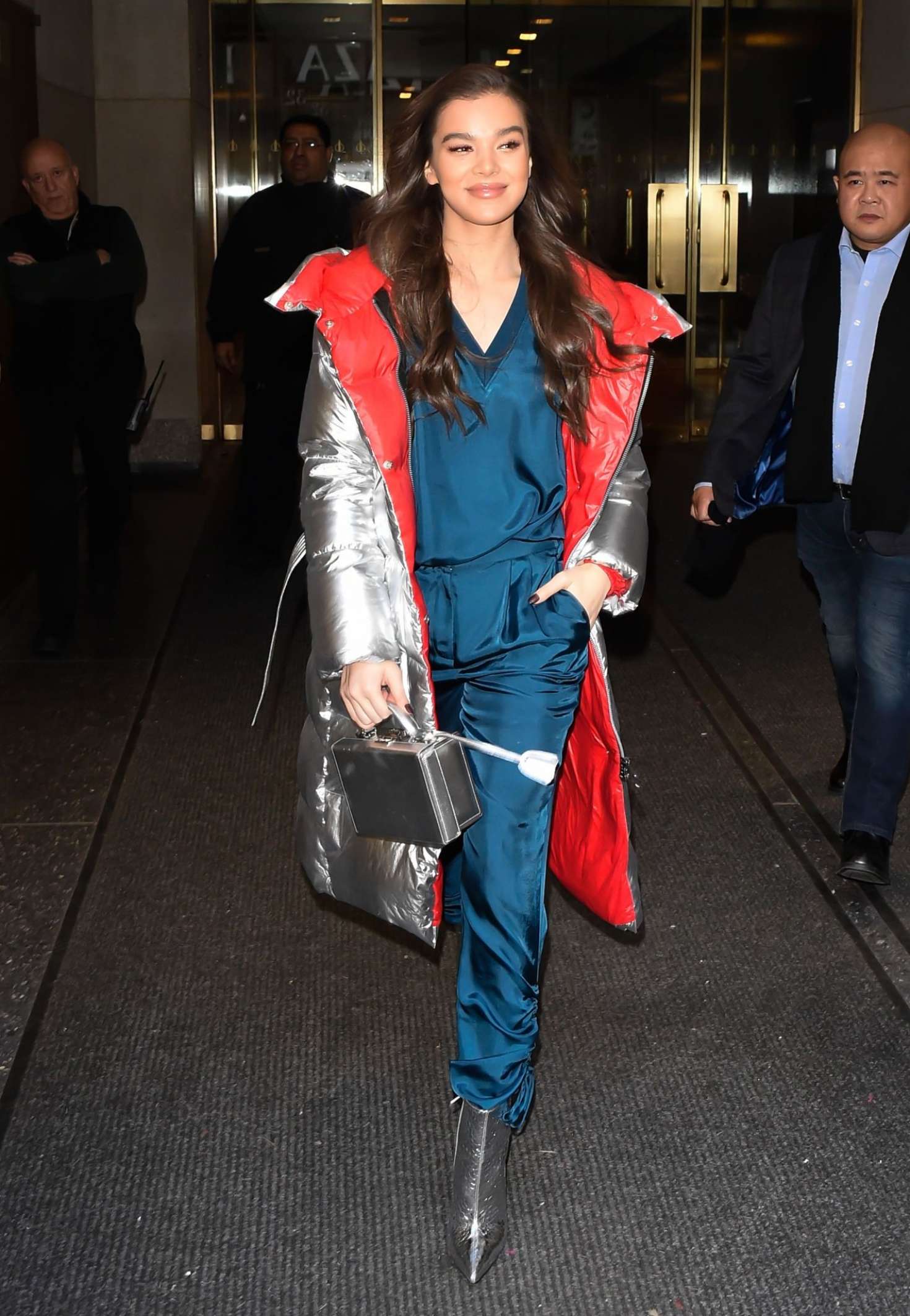 Hailee Steinfeld â€“ Out in NYC