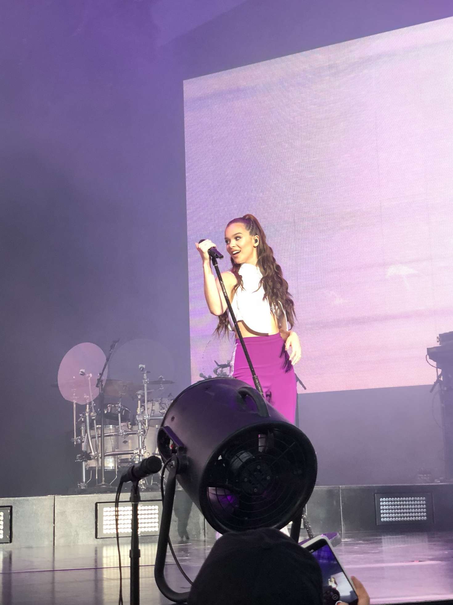 Hailee Steinfeld â€“ The Voicenotes Tour in Boston