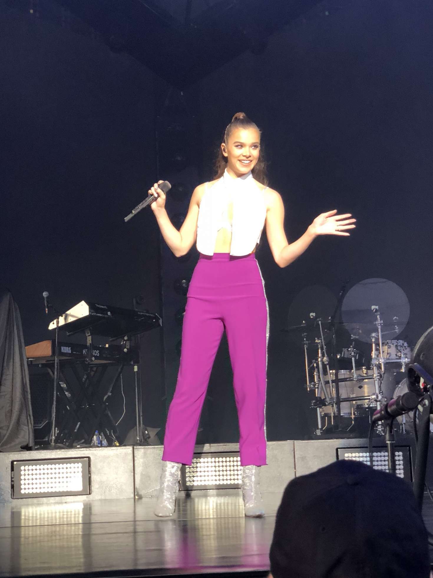Hailee Steinfeld â€“ The Voicenotes Tour in Boston