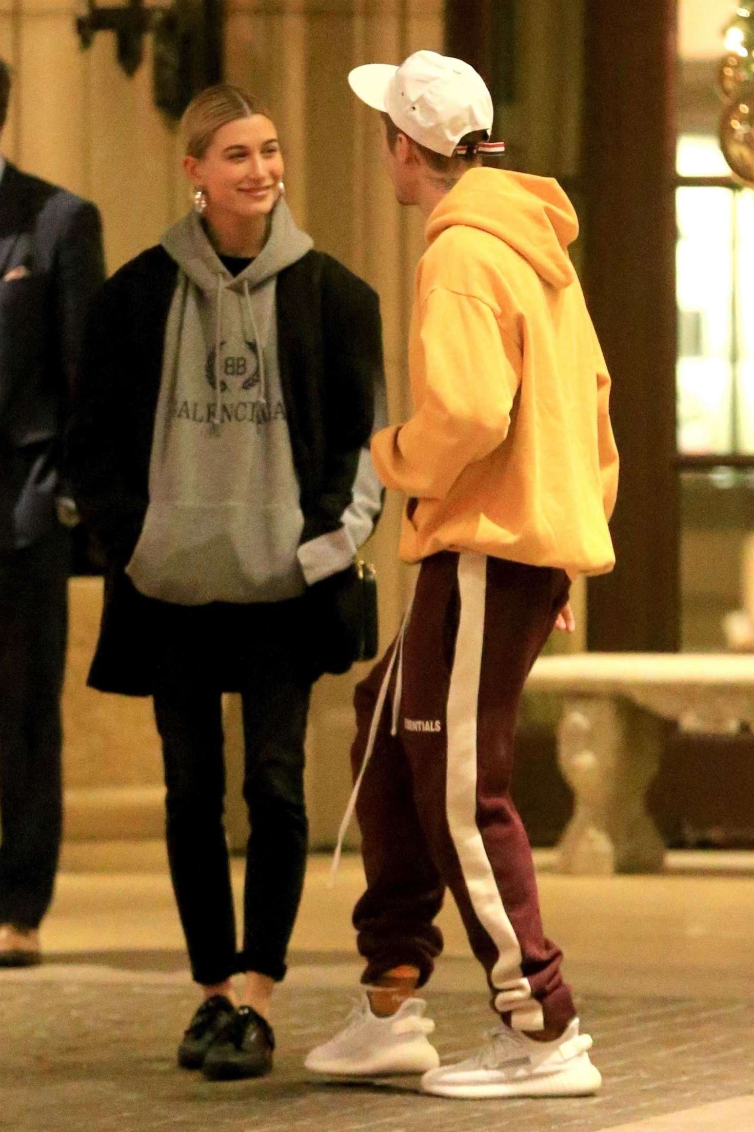 Hailey Baldwin and Justin Bieber â€“ Outside the Montage Hotel in Beverly Hills