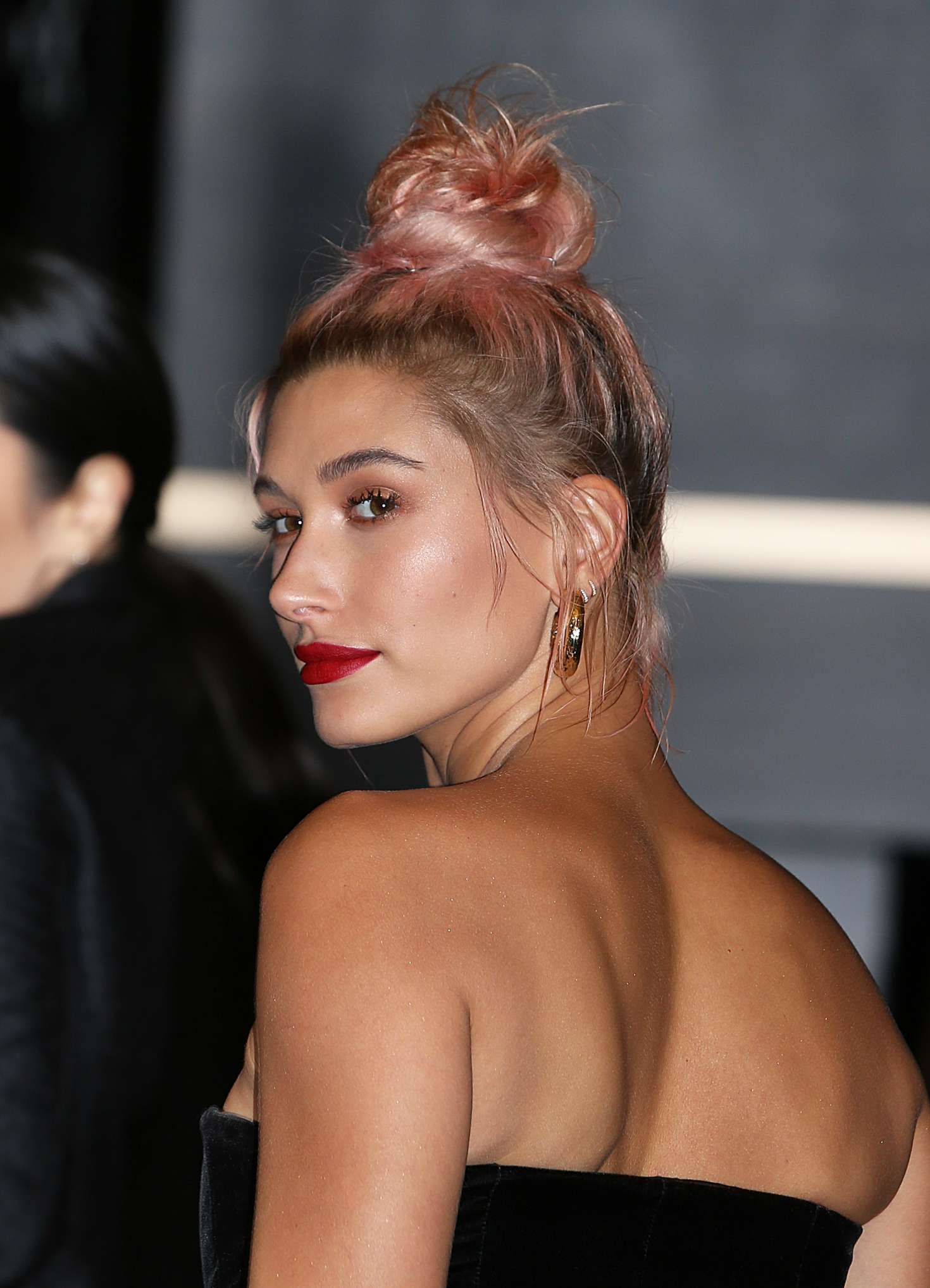 Hailey Baldwin â€“ Arriving for the Dior Dinner in Cannes