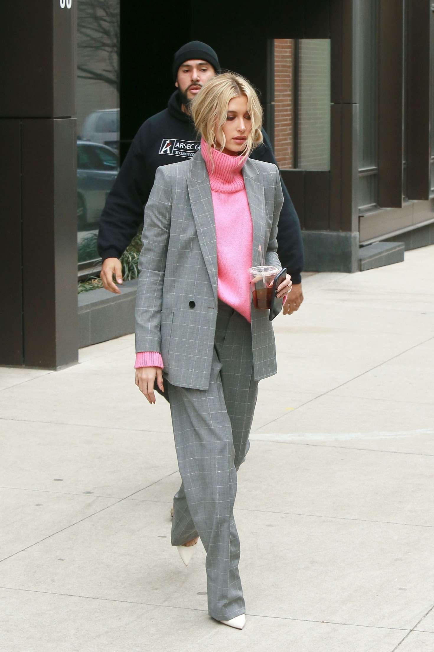 Hailey Baldwin in Grey Suit â€“ Out in NYC