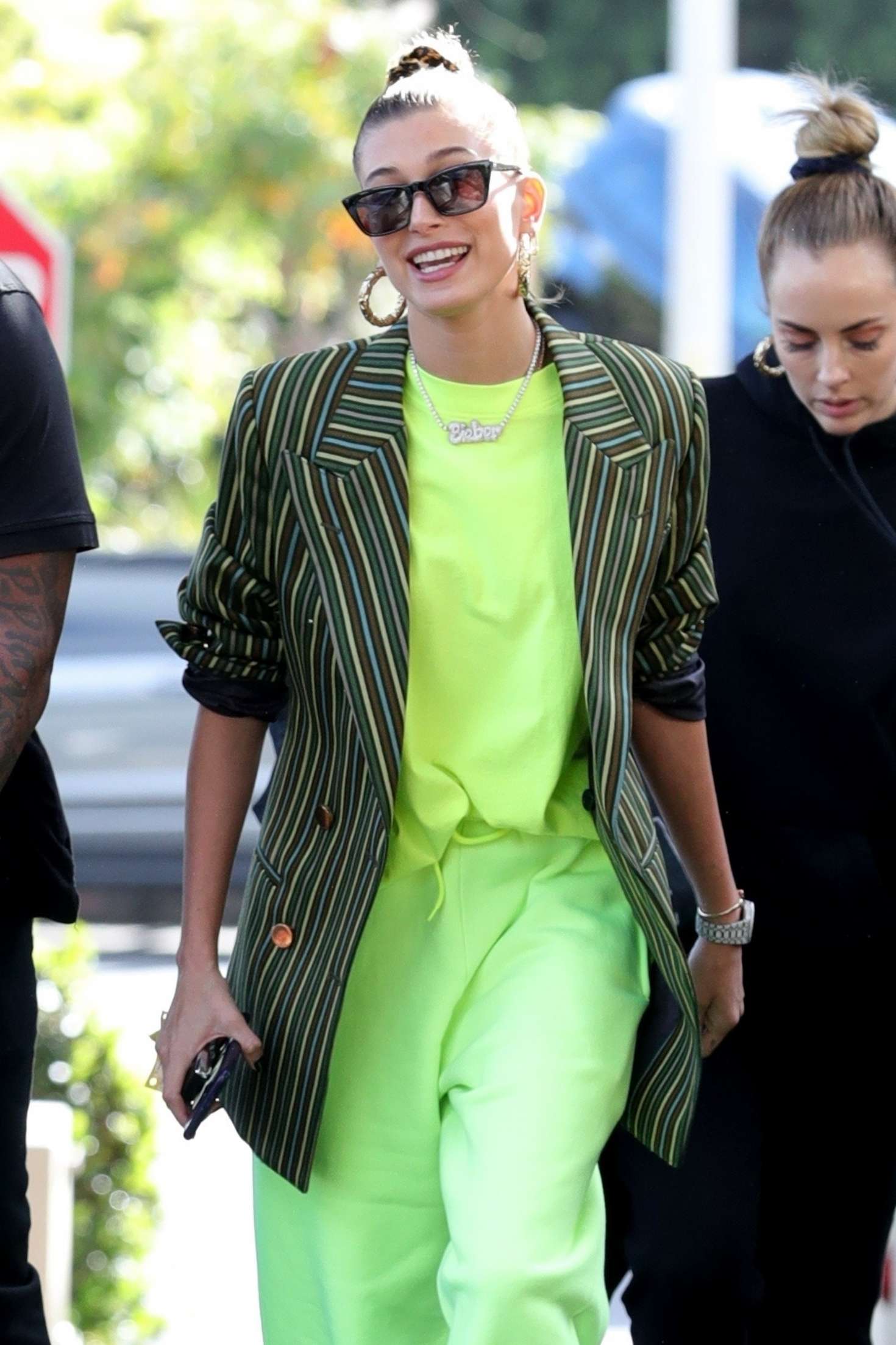 Hailey Baldwin â€“ Leaves her stylists office in West Hollywood