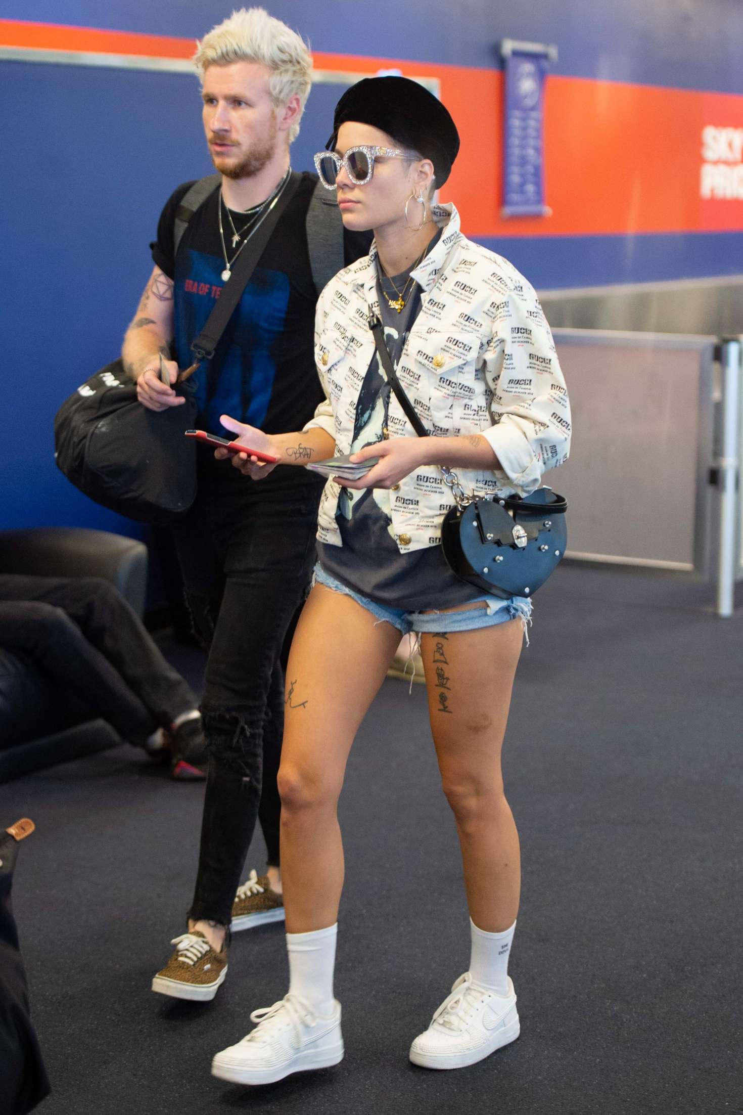 Halsey â€“ Arrives at JFK Airport in New York City